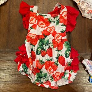 Strawberry Ruffle Butt Bubble